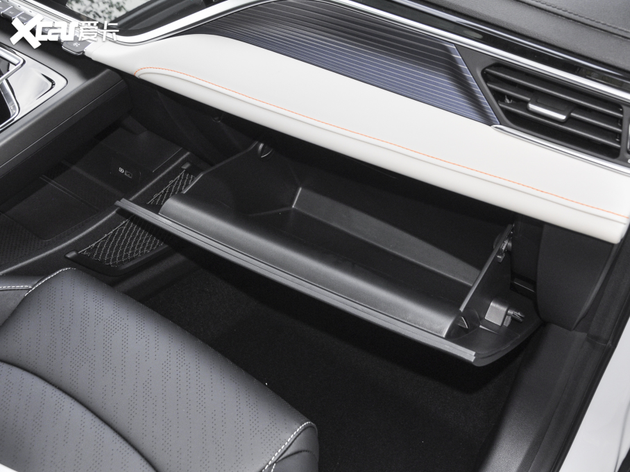 2022�Խ X 1.8TD 7DCT ������