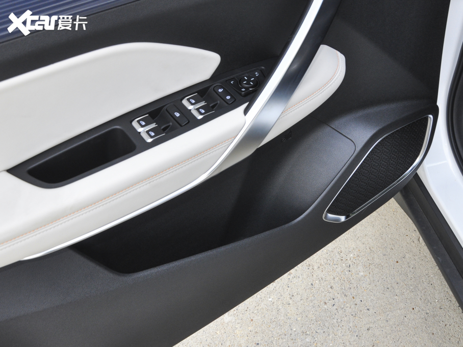 2022Խ X 1.8TD 7DCT 