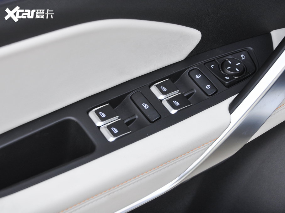 2022�Խ X 1.8TD 7DCT ������