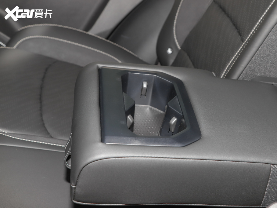 2022Խ X 1.8TD 7DCT 