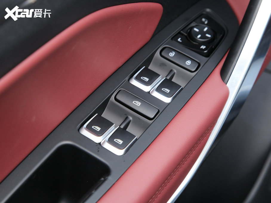 2022Խ X 1.8TD 7DCT 