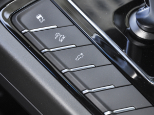 2022X 1.8TD 7DCT  п؅^(q)