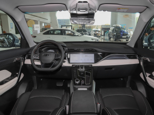 2022款X 1.8TD 7DCT 智联型 内饰全景