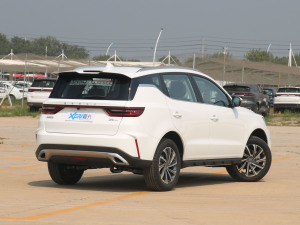 2021款PRO 1.4T 自动尊贵型 右后45度