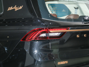 20221.8TD DCTڽ޶ β