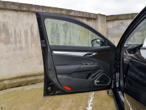 2022款1.5T PHEV 行政版 驾驶位车门