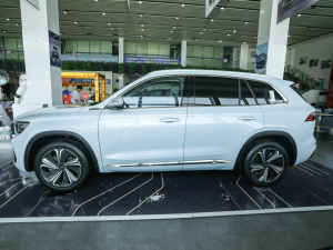 2022款1.5T 雷神Hi·X油电混动版 Super睿 正侧（左）