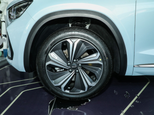 2022款1.5T 雷神Hi·X油电混动版 Super睿 轮圈
