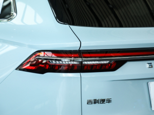 2022款1.5T 雷神Hi·X油电混动版 Super睿 尾灯