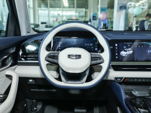 2022款1.5T 雷神Hi·X油电混动版 Super睿 方向盘