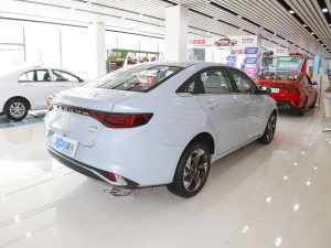 2022款1.5TD-DHT Pro 100KM Super迅 右后45度