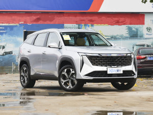 2023款1.5TD DCT尊贵型 右前45度