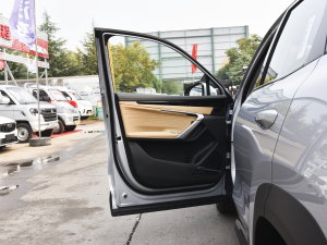 2023款1.5TD DCT尊贵型 驾驶位车门