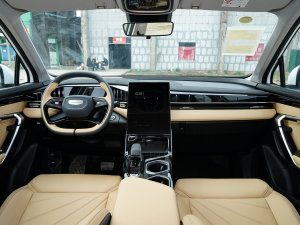 2023款1.5TD DCT豪华型 内饰全景