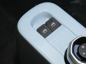 2023款熊猫mini 200km 耐力熊 中控区