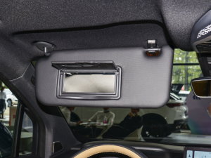 2023款2.0T DCT豪华型 遮阳板（左）