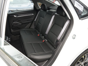 2023款第4代冠军版 1.5L CVT豪华型 后排座椅