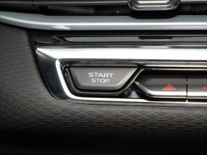 2023���4����܊�� 1.5L CVT���A�� �п؅^