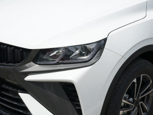 2023款1.5T DCT铂金版 大灯