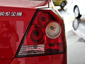 2013款1.5L 手动精英版 尾灯