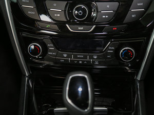 2016款1.8T 自动舒适型 中控区