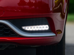 2014款三厢 1.3T CVT尊贵型 前雾灯