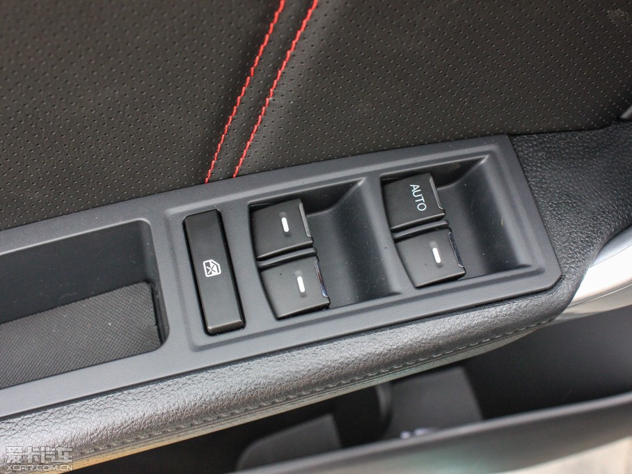 2015���GX7 �\�Ӱ� 2.0L �ԄӺ��A��