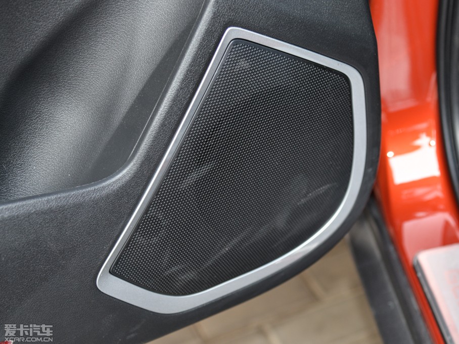 2015���GX7 �\�Ӱ� 2.0L �Ԅ����F��