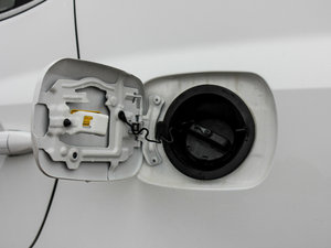 2015款运动版 2.0L 自动尊享型 油箱盖