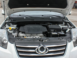 2015款运动版 2.0L 自动尊享型 发动机