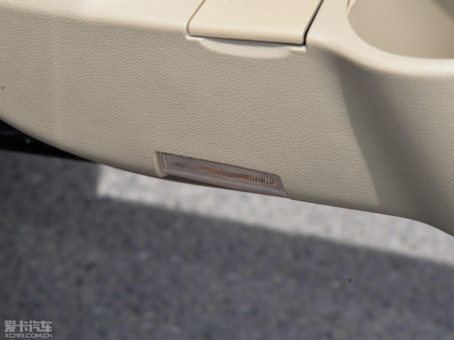 2015EC8 2.0L Ԅ(dng)Ӣ