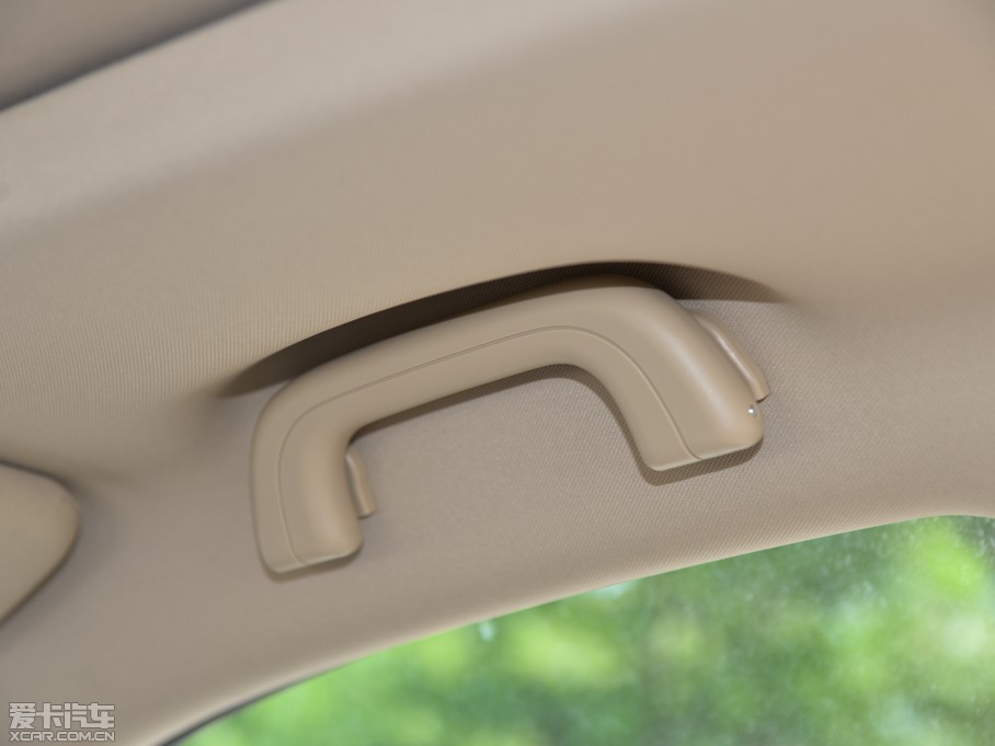 2015���EC8 2.0L �ԄӾ�Ӣ��