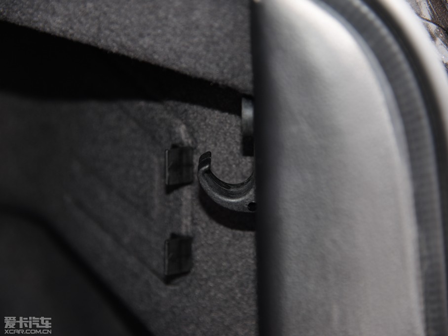 2015���EC8 2.0L �Ԅ����F��