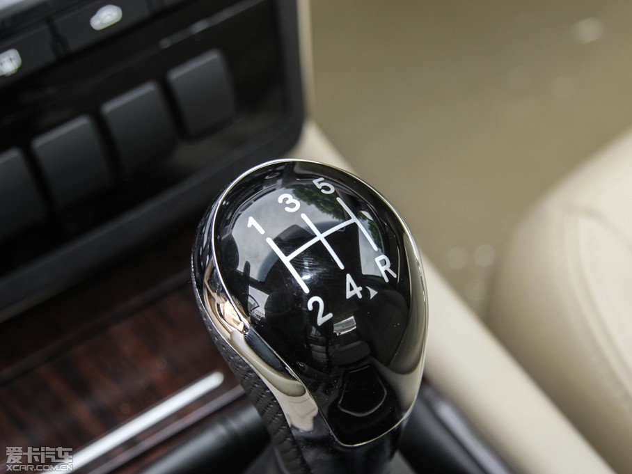 2015���EC8 2.0L �ք��Mȡ��