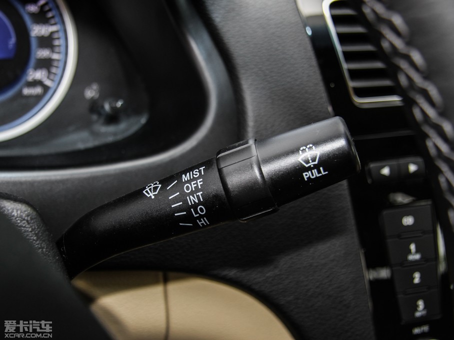 2015���EC8 2.0L �ք��M(j��n)ȡ��