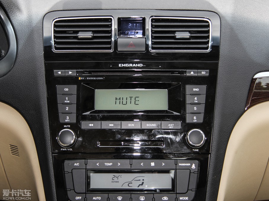 2015���EC8 2.0L �ք��Mȡ��