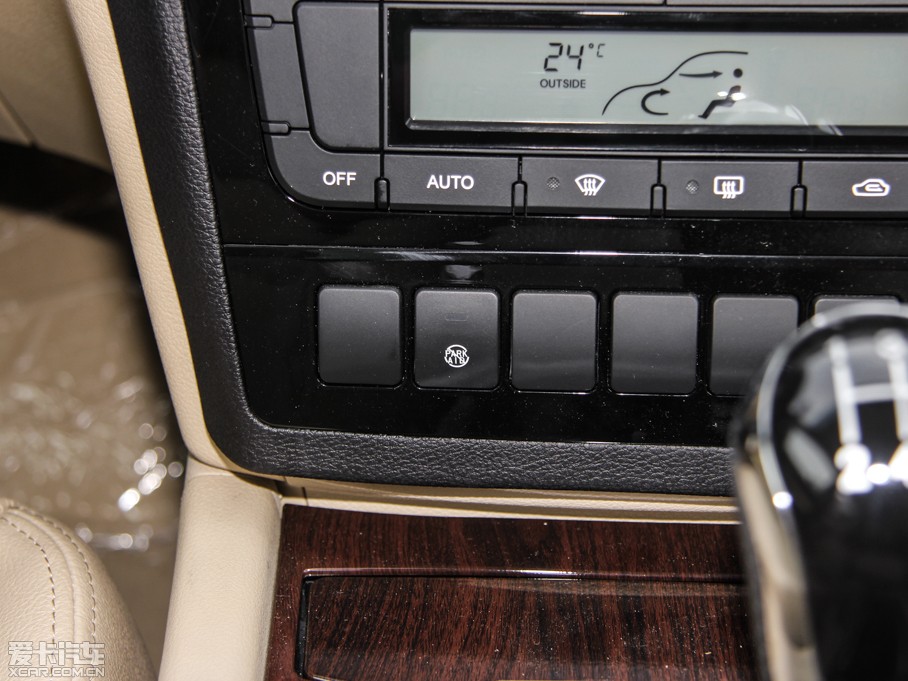 2015���EC8 2.0L �ք��Mȡ��