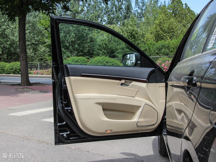 2015���EC8 2.0L �ք��Mȡ��