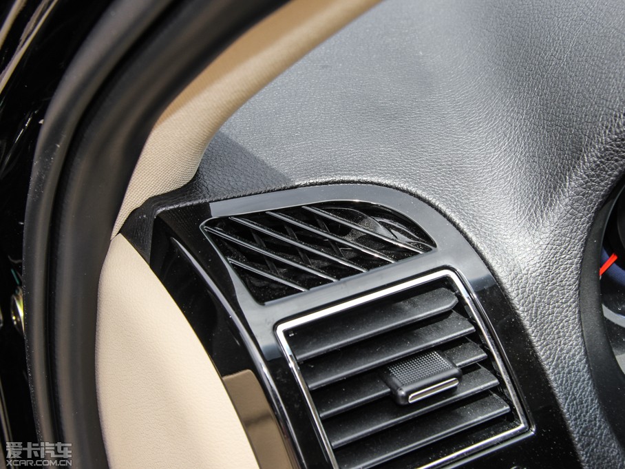 2015���EC8 2.0L �ք��Mȡ��