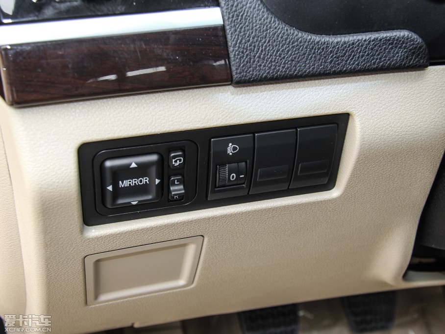 2015���EC8 2.0L �ք��Mȡ��