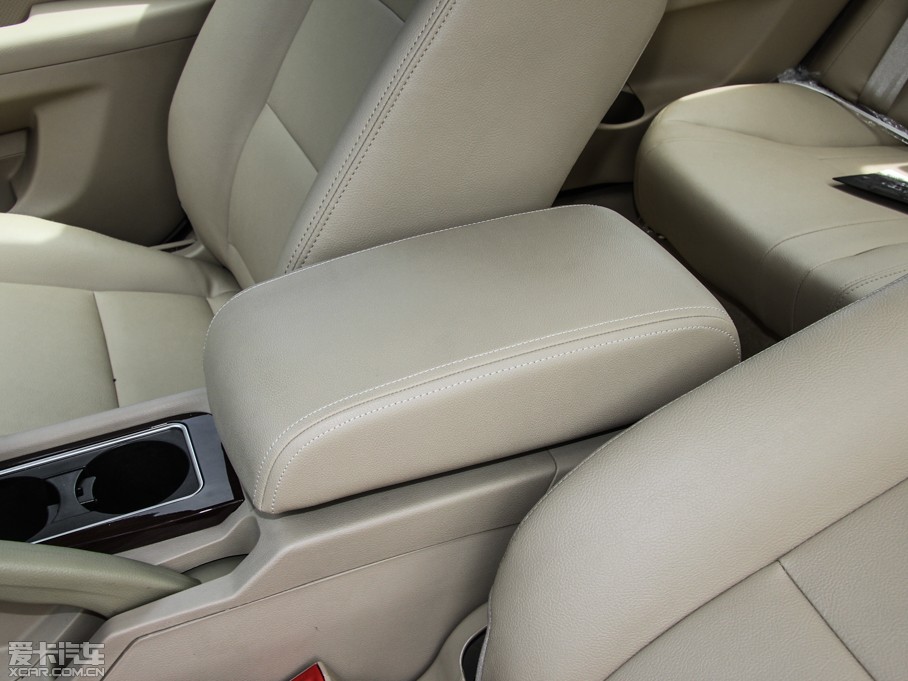 2015���EC8 2.0L �ք��Mȡ��