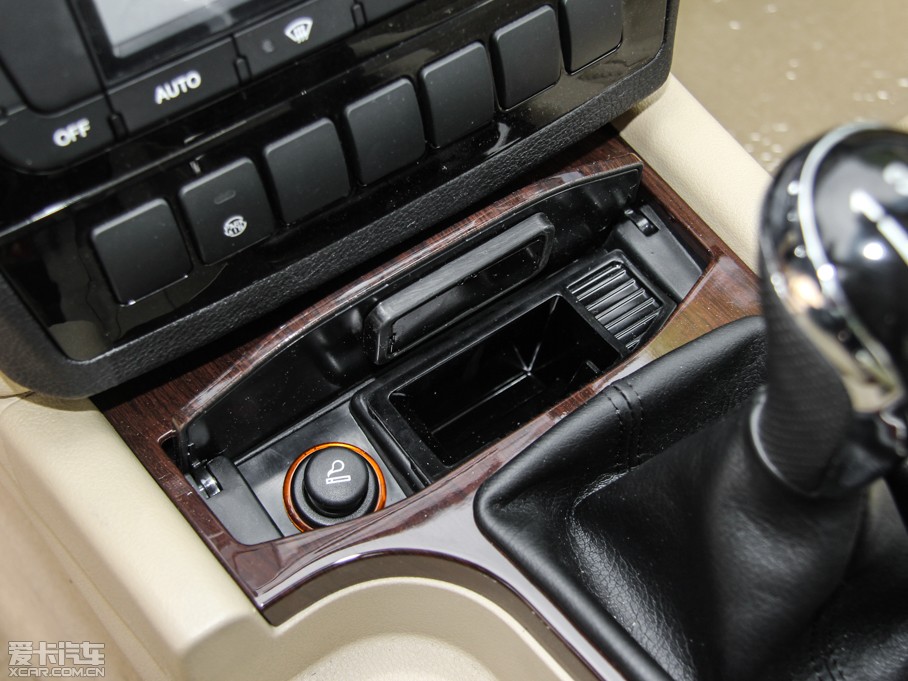 2015���EC8 2.0L �ք��Mȡ��