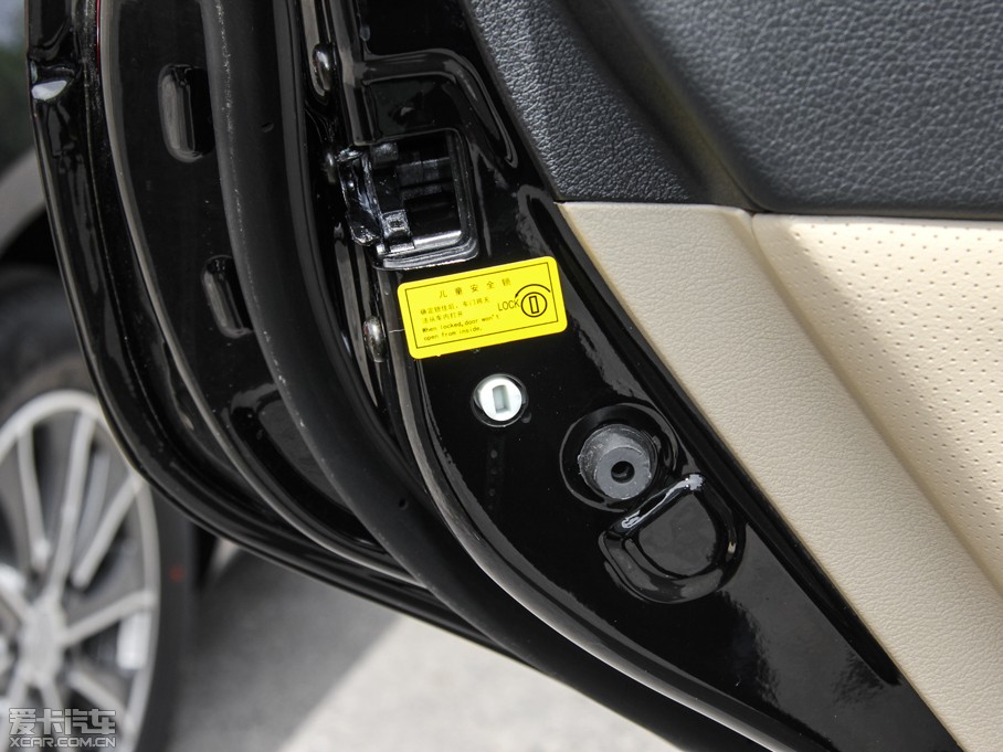 2015���EC8 2.0L �ք��Mȡ��