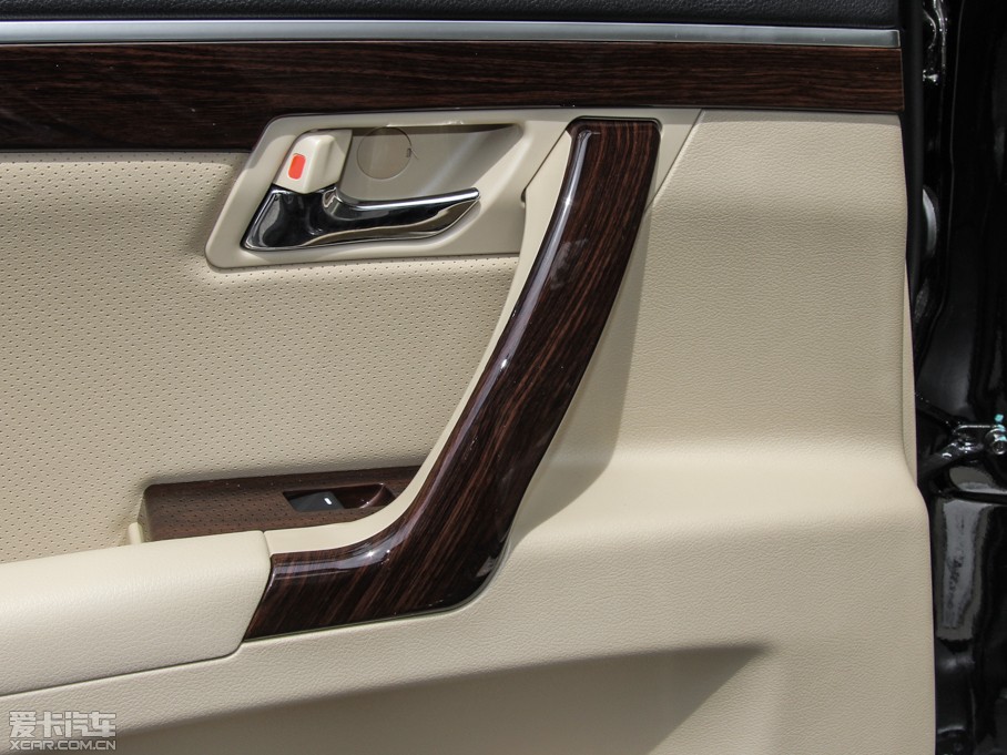 2015���EC8 2.0L �ք��Mȡ��