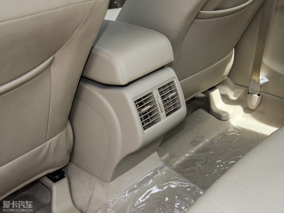 2015���EC8 2.0L �ք��Mȡ��