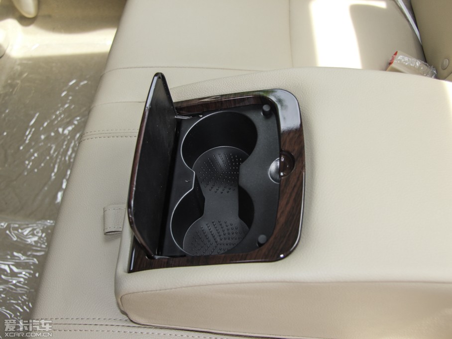 2015���EC8 2.0L �ք��Mȡ��