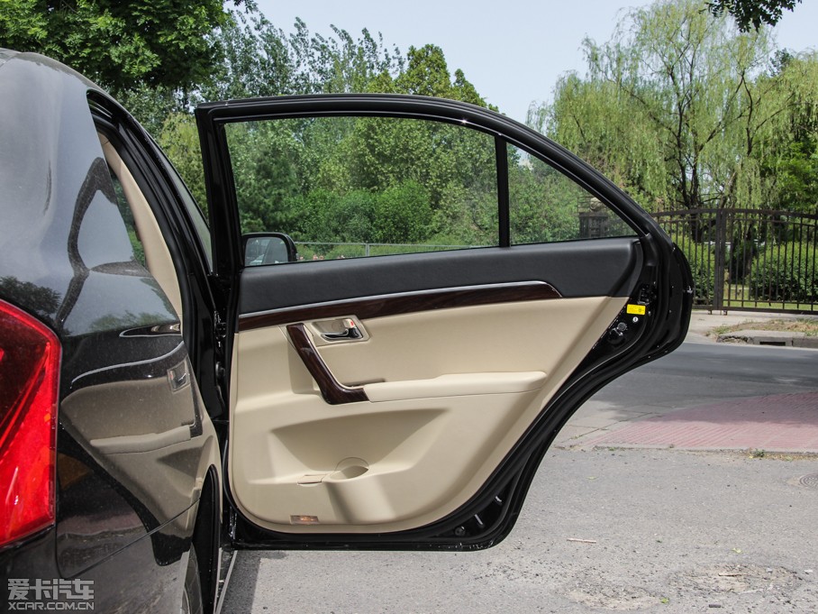 2015���EC8 2.0L �ք��M(j��n)ȡ��