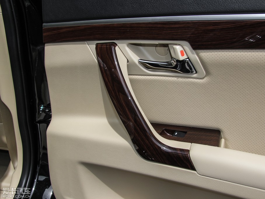 2015���EC8 2.0L �ք��Mȡ��