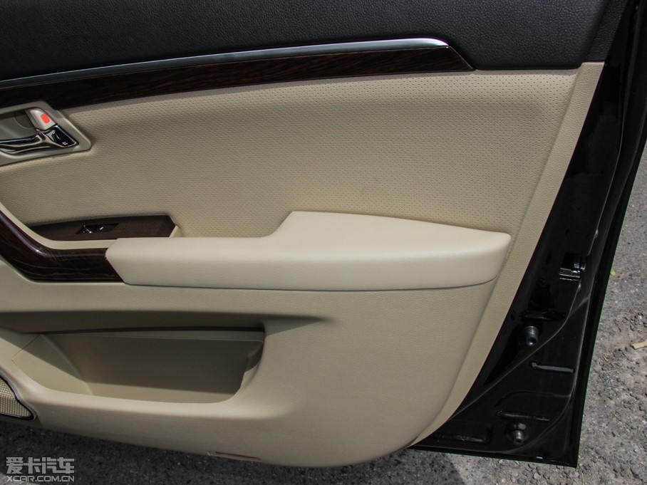 2015���EC8 2.0L �ք��Mȡ��