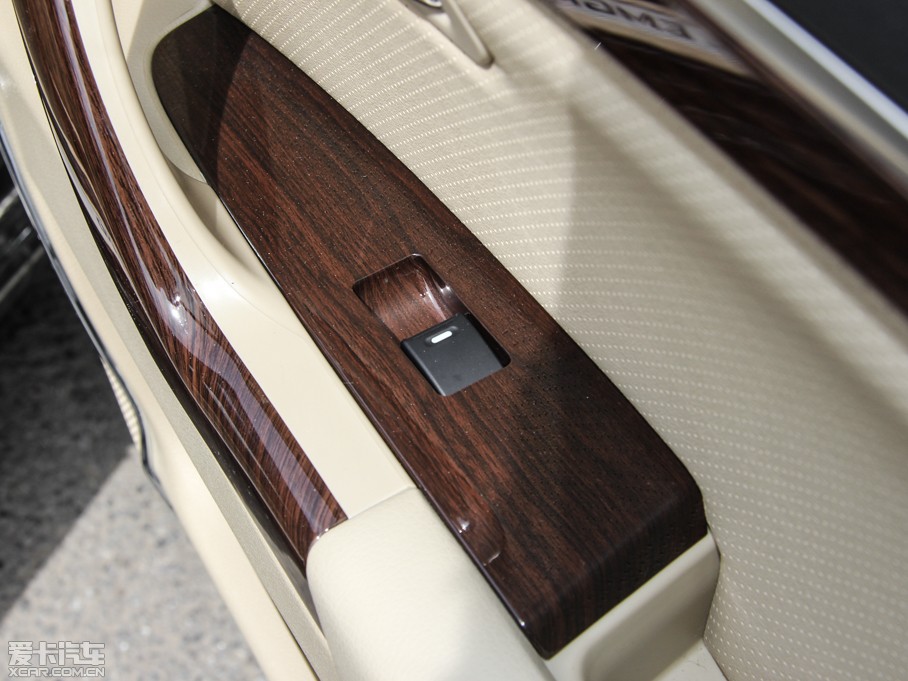 2015���EC8 2.0L �ք�(d��ng)�M(j��n)ȡ��